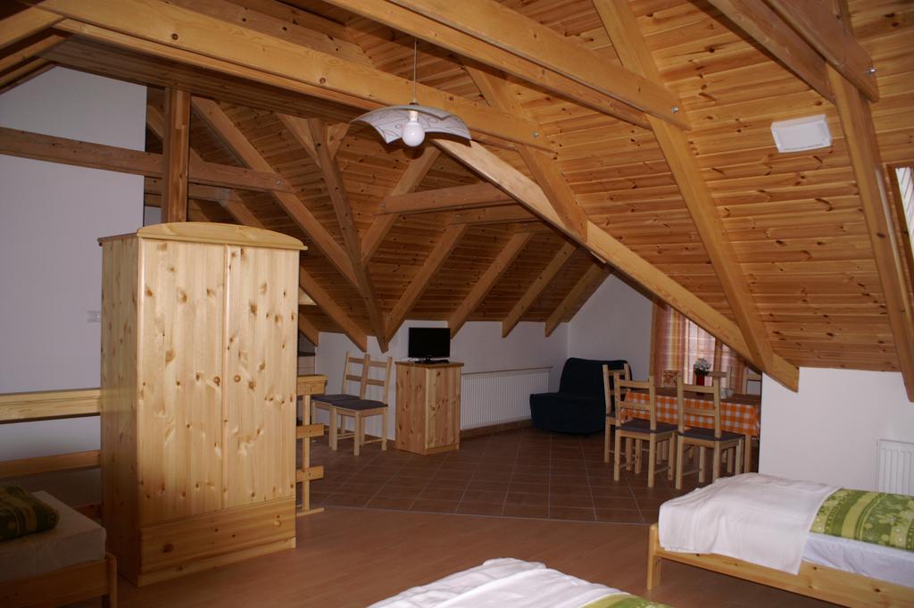 Oeregtoelgy Panzio Hotel Csongrád Quarto foto