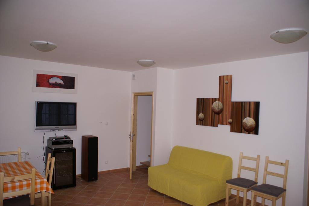 Oeregtoelgy Panzio Hotel Csongrád Quarto foto