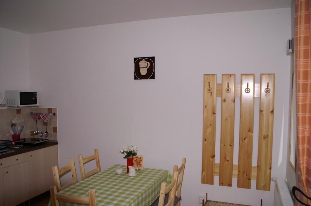 Oeregtoelgy Panzio Hotel Csongrád Quarto foto